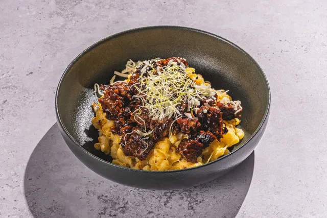 St. Mac 'n' Cheese ar Liellopu
