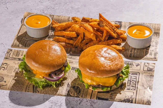 Liellopa Burgeru Komplekts Diviem