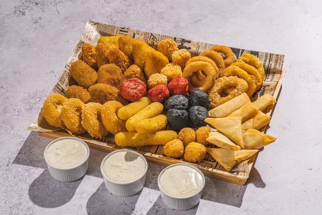 St. Snack Box